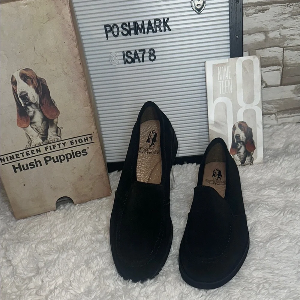1958 Hush Puppies Woman’s Heirloom Suede Black Loafers